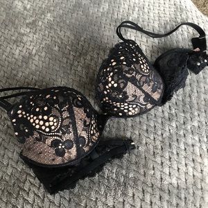 Very Sexy by Victoria’s Secret lace push-up bra